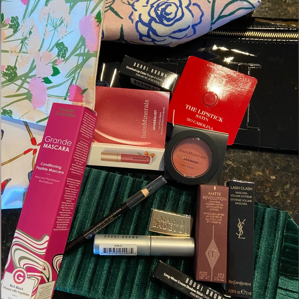 MAKEUP BUNDLE - NEW